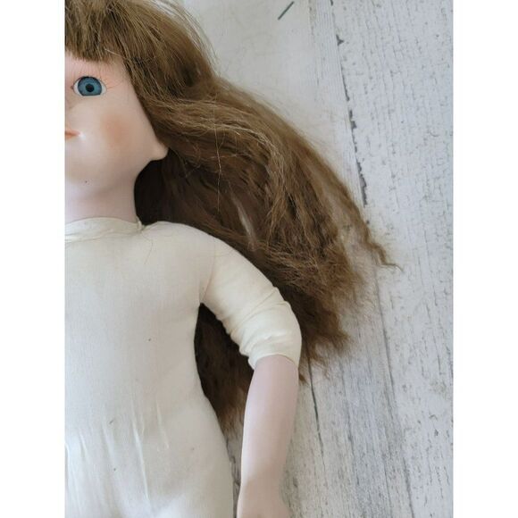 Marian Yu AS IS brunette porcelain doll girl collectible figure - Picture 6 of 9